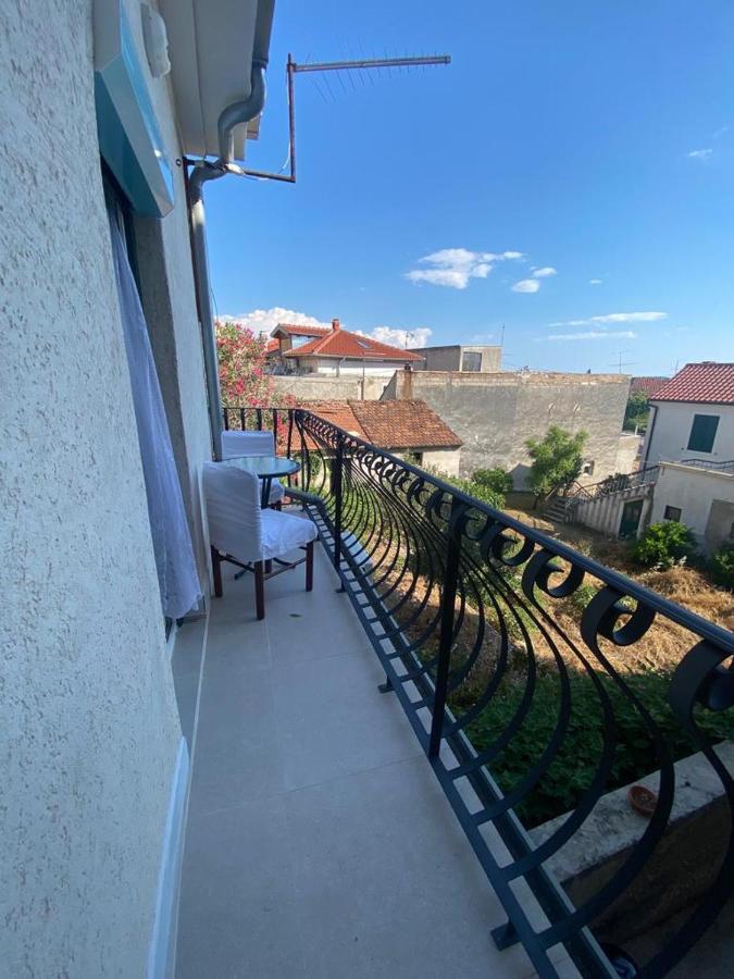 שיבניק Duje & Roko Apartments מראה חיצוני תמונה